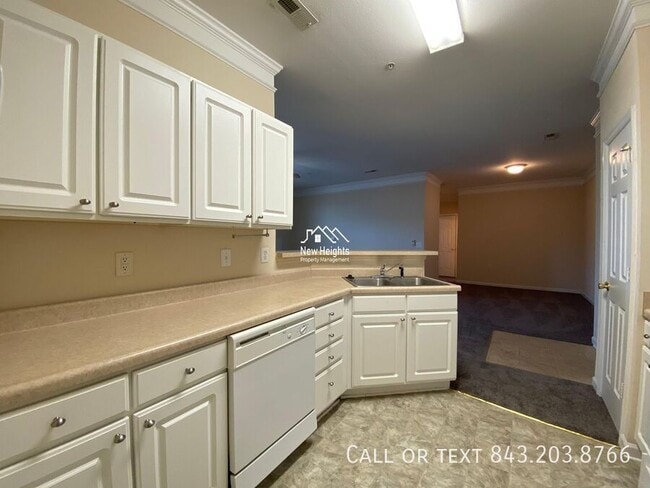 Building Photo - 1607 Cambridge Lakes Dr