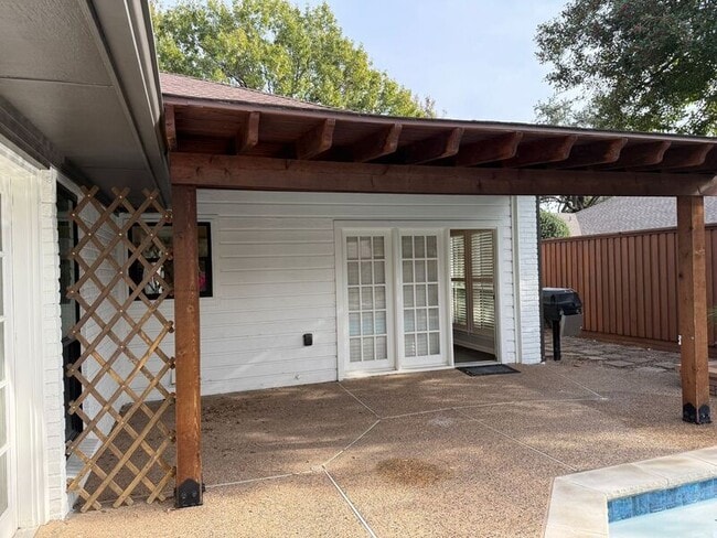 Building Photo - 16114 Shadybank Dr