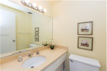 Building Photo - 300 Bayview Dr