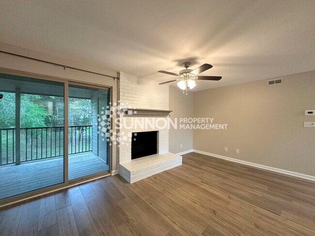Foto del edificio - Completely Remodeled 2BR 2BA Condo