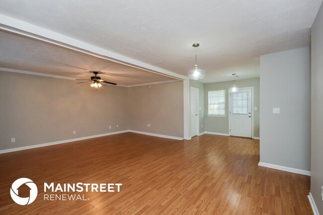 Foto del edificio - 619 Lakeridge Cir SE