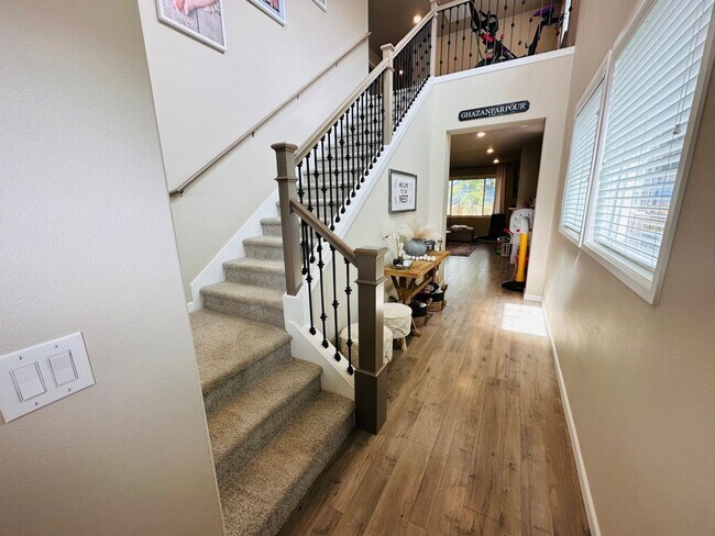 Building Photo - Spacious 4 bed 2.5 bath house in Cascade-Fairwood AC
