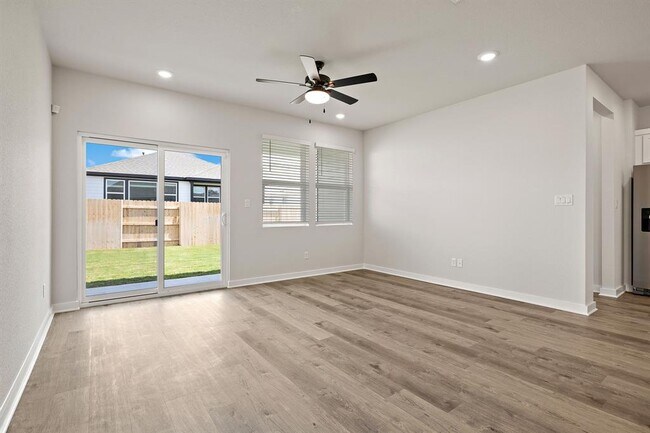 Building Photo - 2415 Ekvall Dr