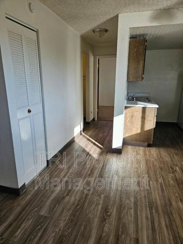 Building Photo - 2219 8th Ave