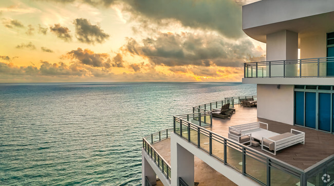 Building Photo - Diplomat Oceanfront Residences