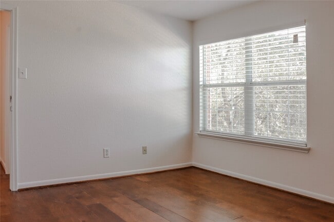 Building Photo - 14123 Autumn Ridge Trail Dr