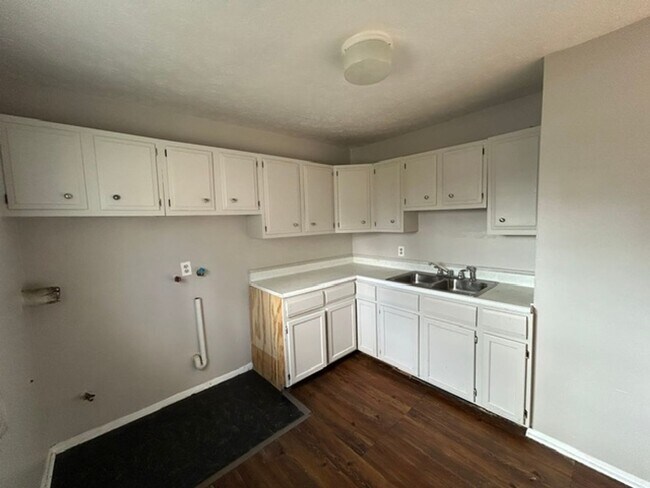 Foto del edificio - 138 Mendel Ct