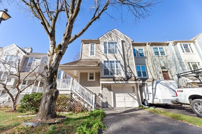 Building Photo - 8308 Southern Oaks Ct