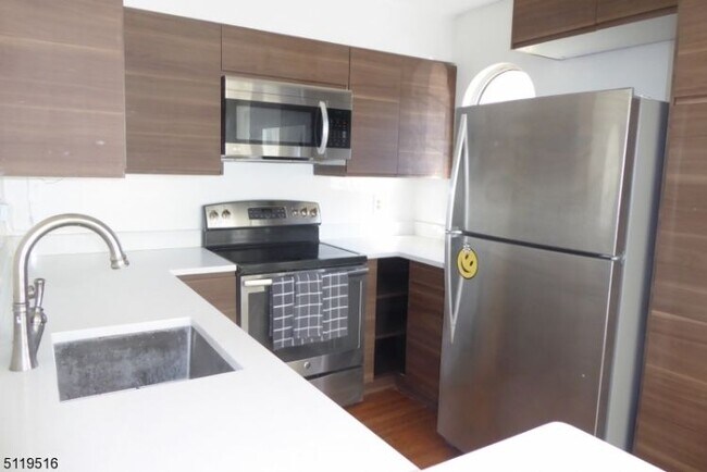 Foto del edificio - 396 Terrace Ln