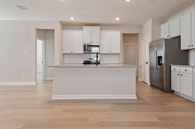 Foto del edificio - 1035 Rosewood Trl