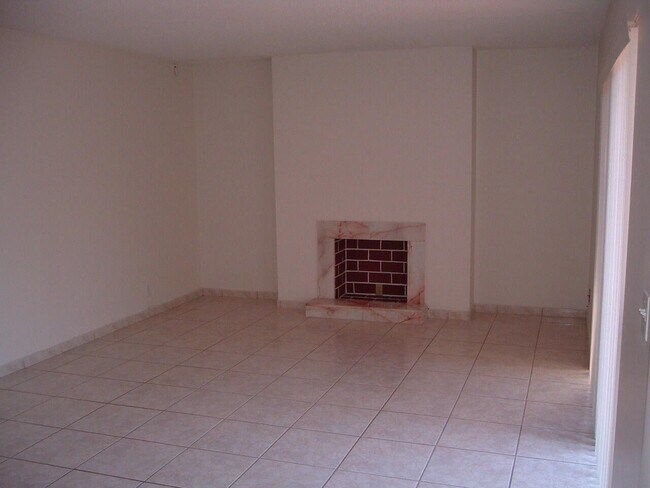 Foto del edificio - 1714 Forest Lakes Cir