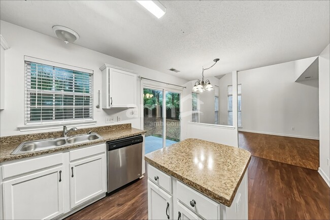 Building Photo - 3012 Wyntree Ct