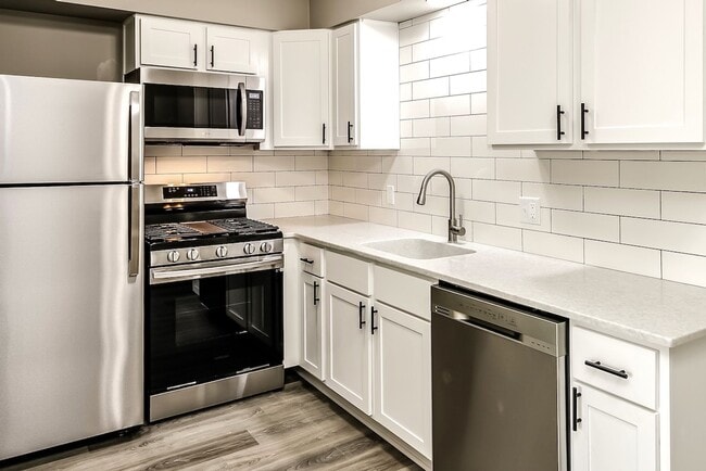 Foto del edificio - Fully renovated 2-bedroom apartment home available NOW!