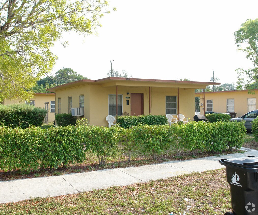 Foto del edificio - 1301-1307 NW 4th St