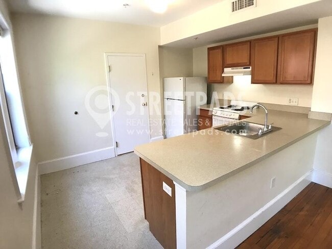 Building Photo - 2 bedroom in Cambridge MA 02139