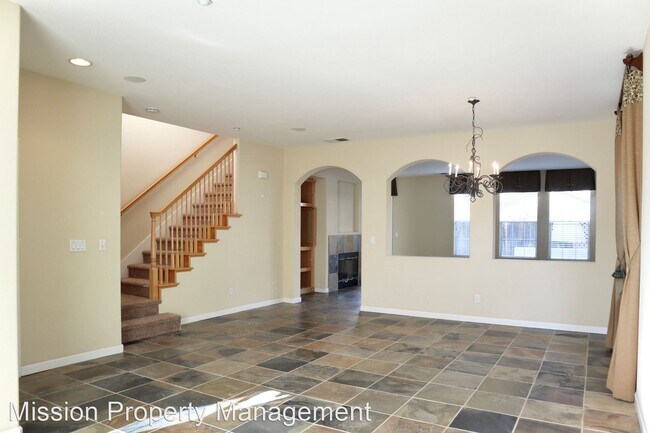 Building Photo - 3 br, 2.5 bath House - 43 King Ave