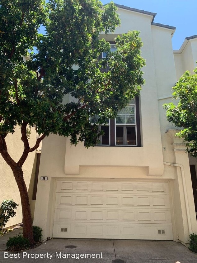 Primary Photo - 2 br, 2.5 bath House - 38 Sun Song