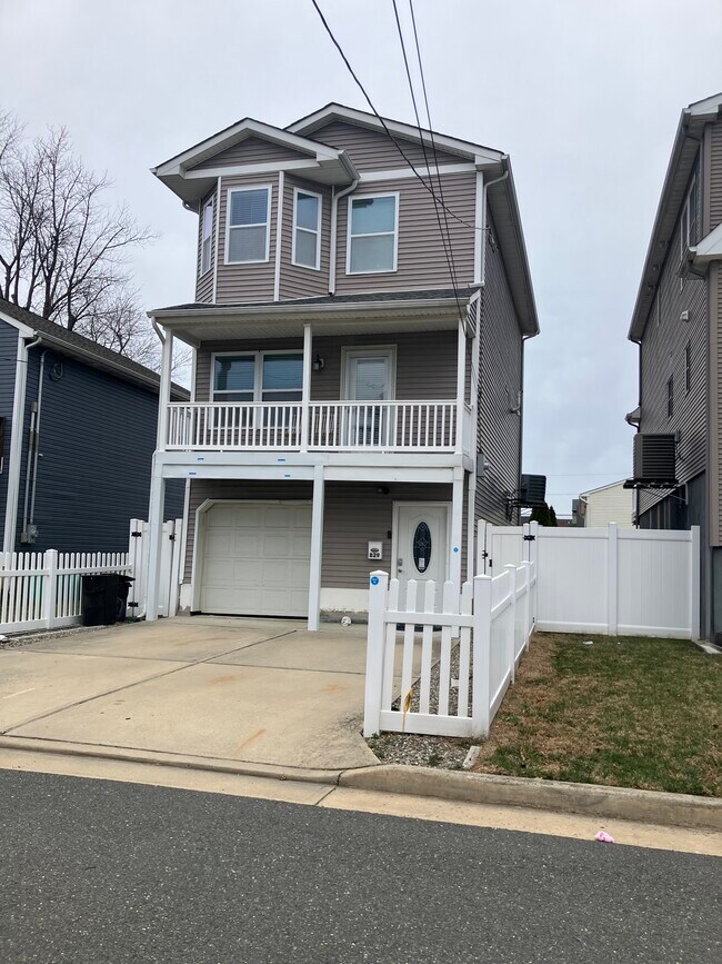 Foto del edificio - 829 3rd St