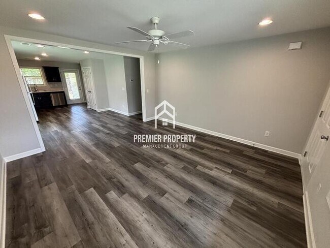 Foto del edificio - 180 Bradford Cir