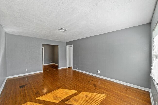 Foto del edificio - 400 Chip St