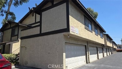 Building Photo - 9800 Vesper Ave