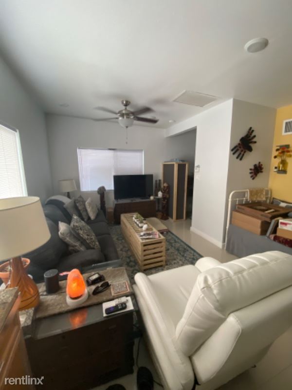 Foto del edificio - 1 br, 1 bath House - 1005 E Clark Ave