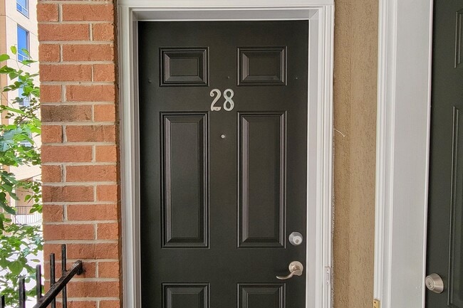 Building Photo - 108 Redpath Ave