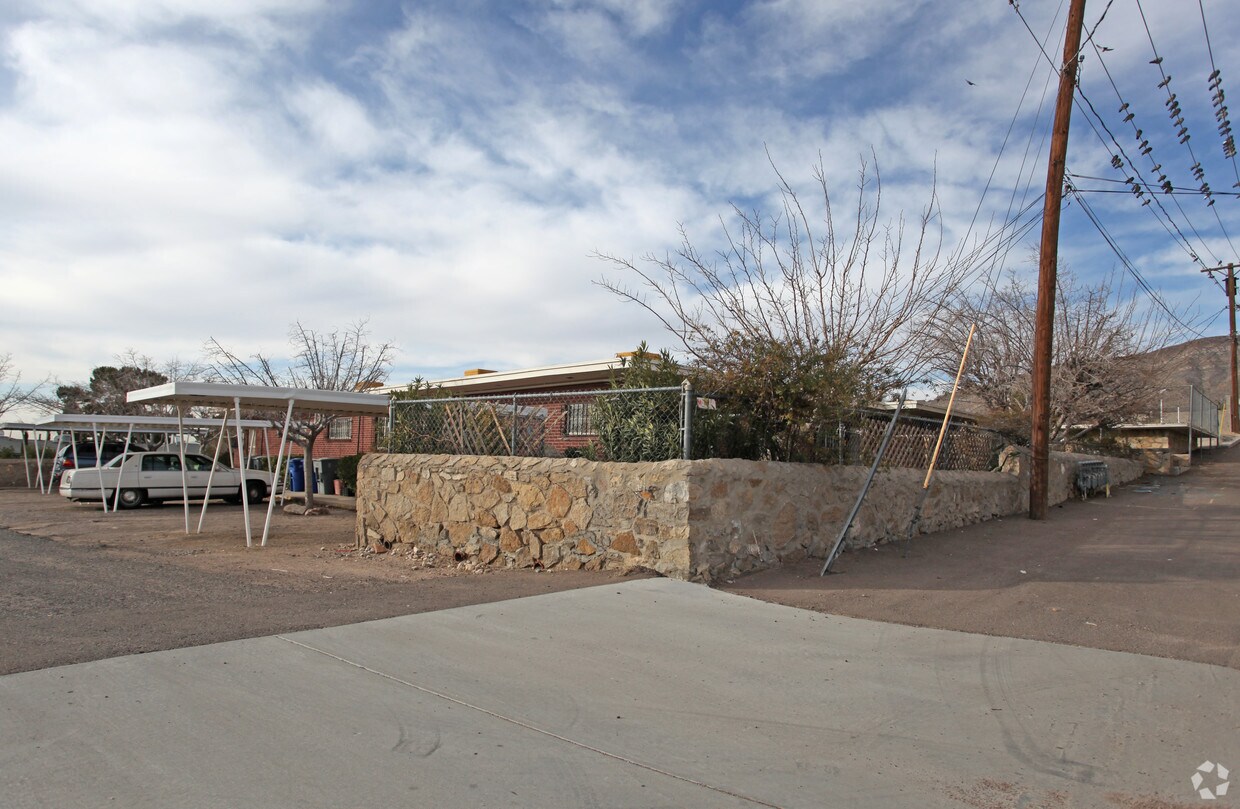 Building Photo - 3257 Altura Ave