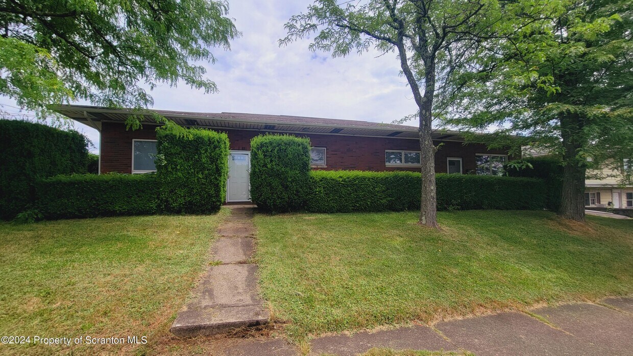 Primary Photo - 801 Moosic Rd