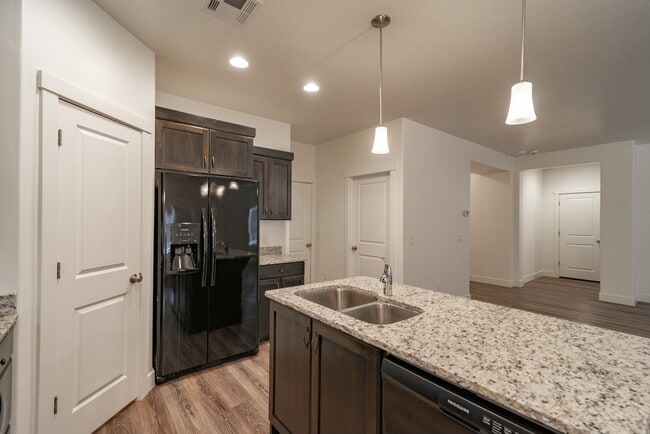 Building Photo - Small Dog Friendly Home With RV Parking