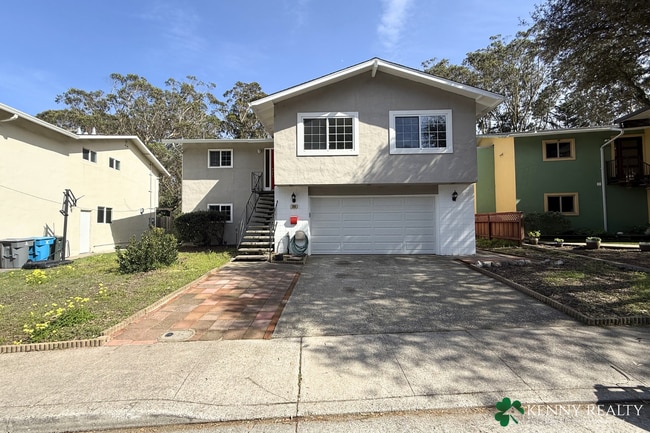 Building Photo - Spacious Remodeled 3 BD/2 BA Home, Bonus Rooms & Large Backyard
