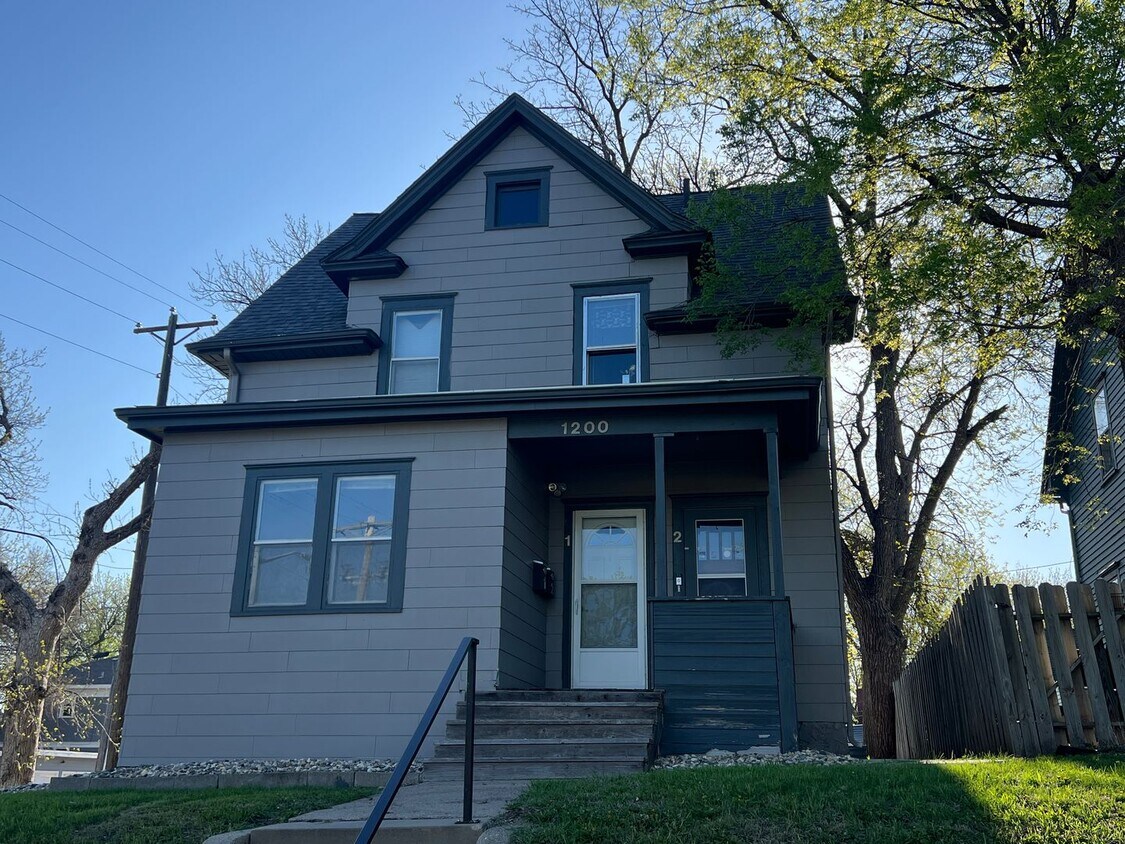 Foto principal - 1200 S Dakota Ave