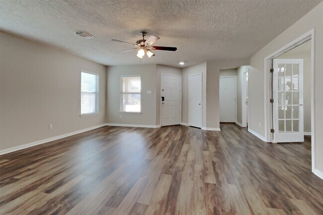 Foto del edificio - 19210 Doves Landing Ave