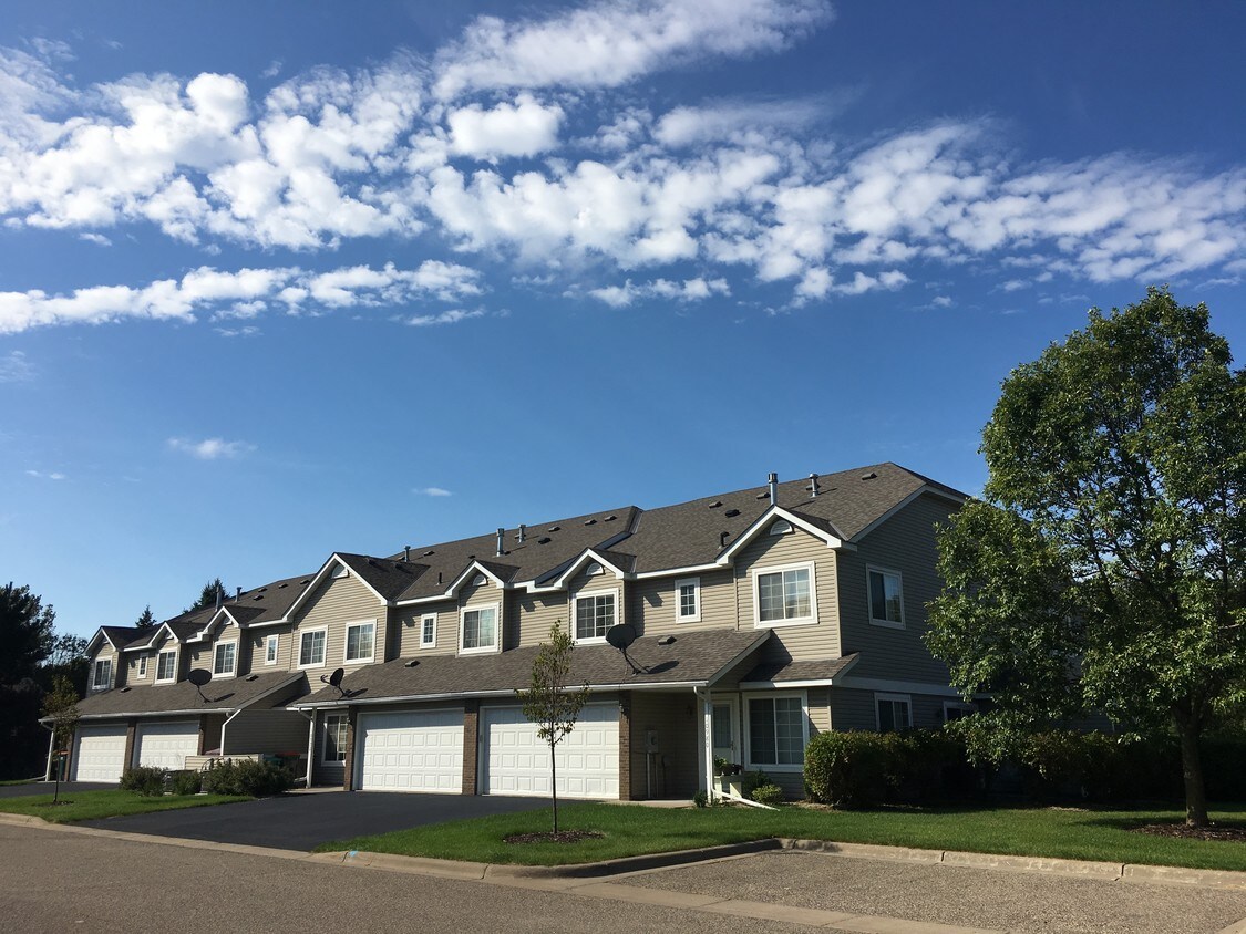 Oak Pointe Townhomes Coon Rapids, MN