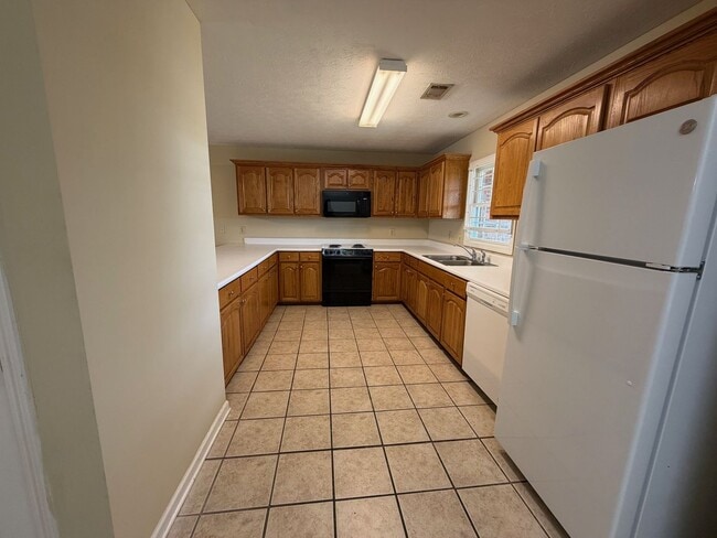 Building Photo - 147 Harmon Dr