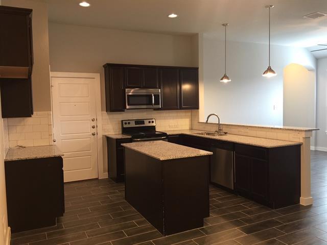 Building Photo - 1013 Skyview Ct