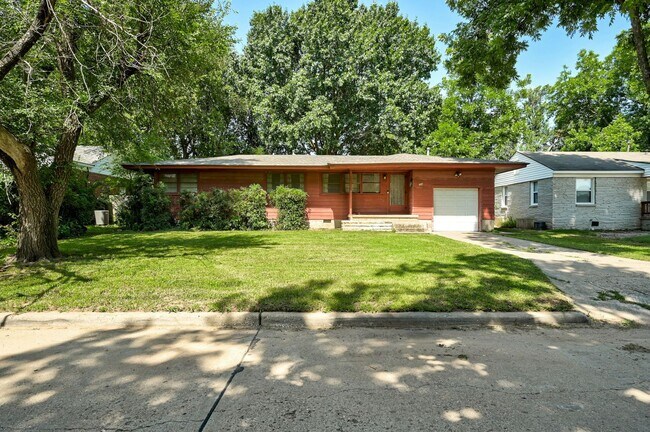Foto del edificio - Charming 3-Bedroom Home in Prime Norman Lo...
