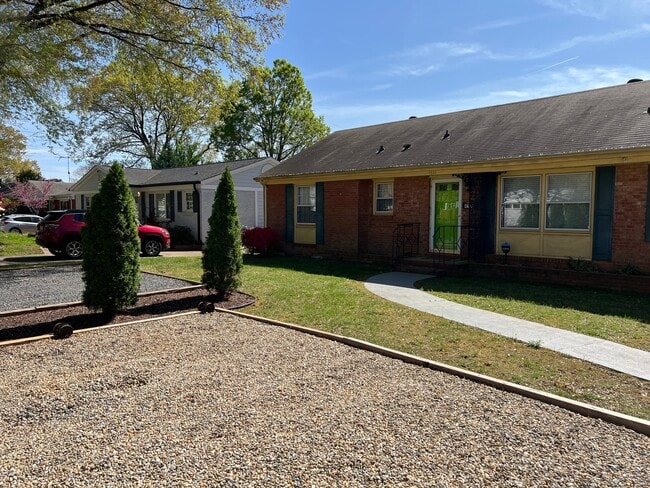 Building Photo - 4832 Holbrook Dr