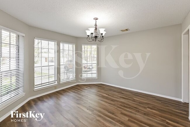 Foto del edificio - 70 Timberspire Ln