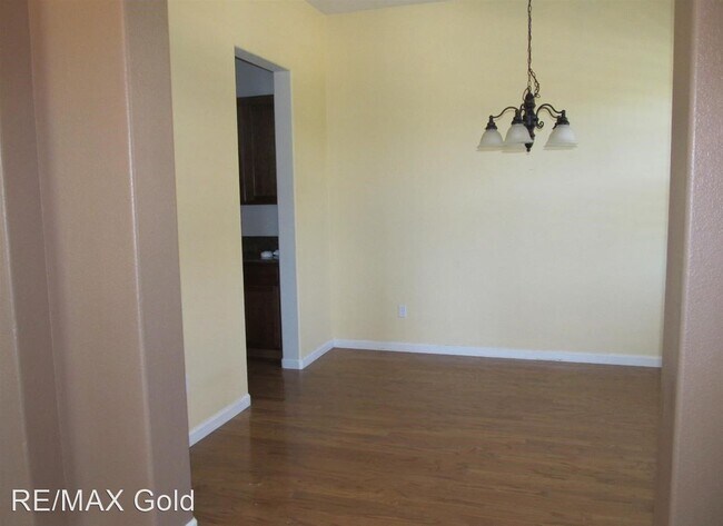 Building Photo - 4 br, 2.5 bath House - 2055 Heavenly View ...