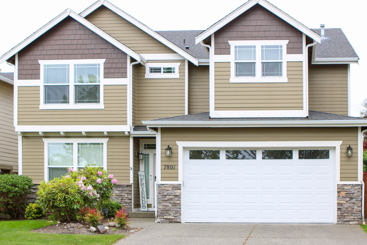 Foto principal - 7801 Rushmore Ave NE