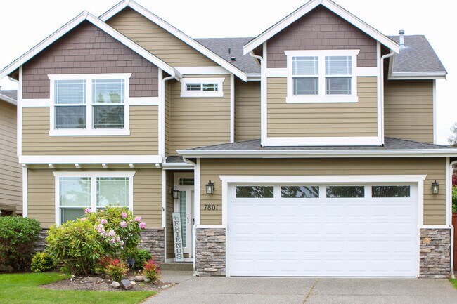 Foto del edificio - 7801 Rushmore Ave NE