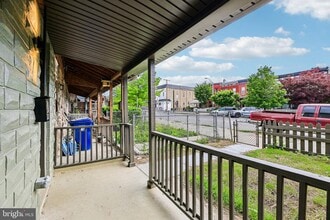 Building Photo - 3348 Chestnut Ave