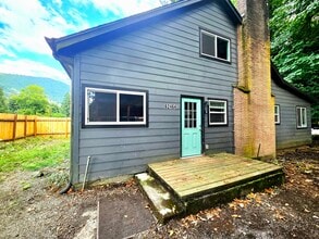 Building Photo - 62464 E Brightwood Loop Rd
