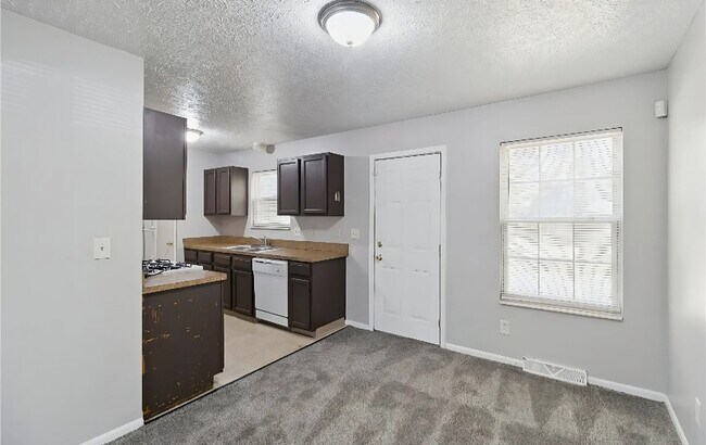 Foto del edificio - 937 Ansel Rd