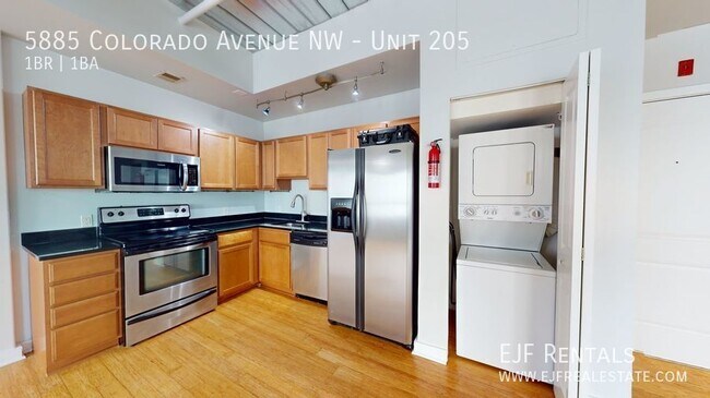 Foto del edificio - 5885 Colorado Ave NW