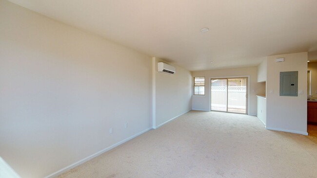 Building Photo - Kahoma Village Condo 2 Bed /2.5 Bath, Full...