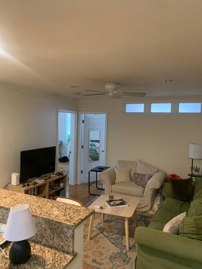 Building Photo - 328 Saint Paul St