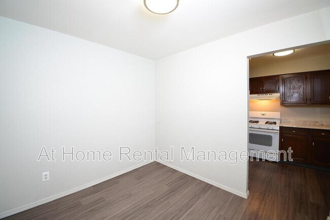 Foto del edificio - 6012 S Quincy Ave