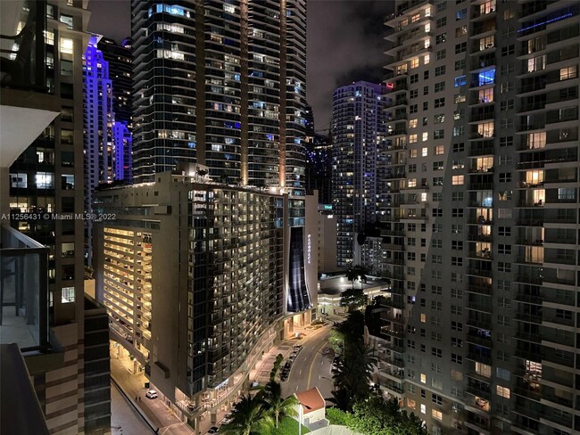 Foto del edificio - 1155 Brickell Bay Dr